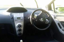 Toyota, Yaris, 2006, Χειροκίνητο, Βενζίνη