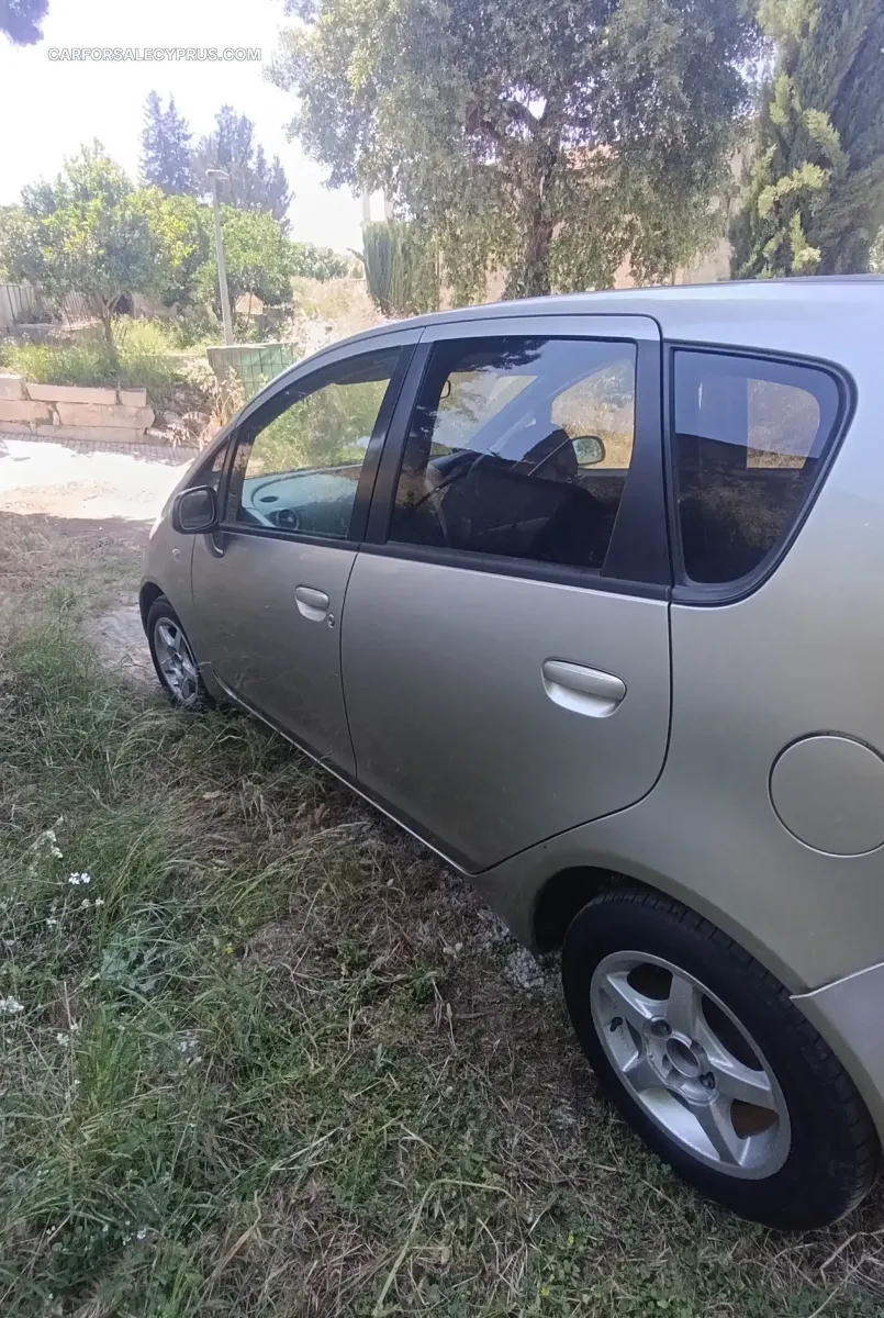Mitsubishi Colt 2003
