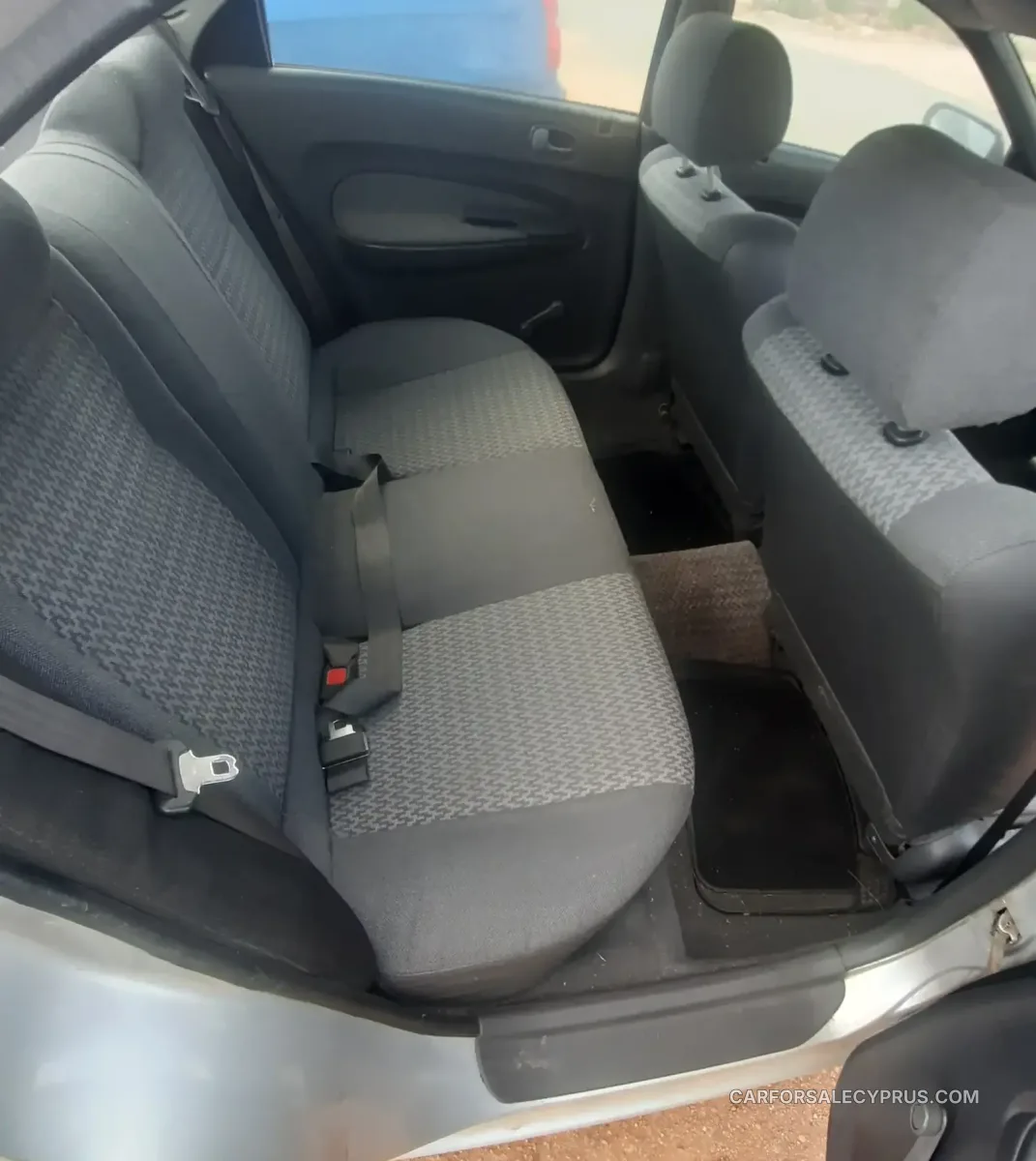 Mazda 323 1996