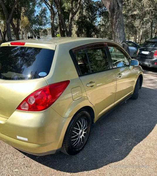 Nissan Tiida 2005