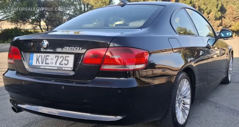 BMW 3 Series 2009