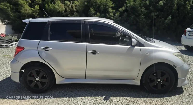 Toyota Ist 2004