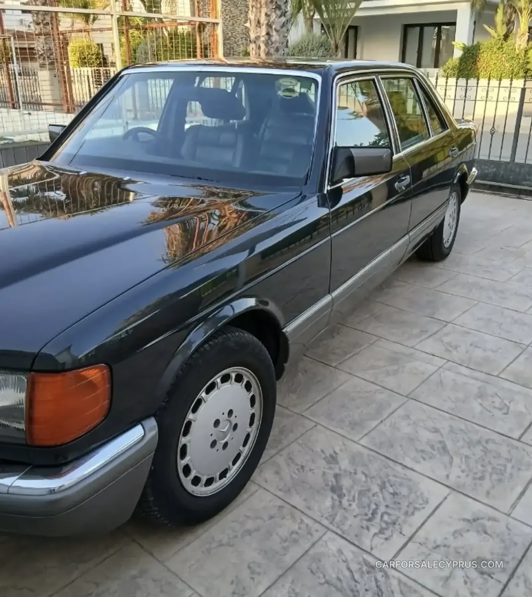 Mercedes-Benz S-Class 1989