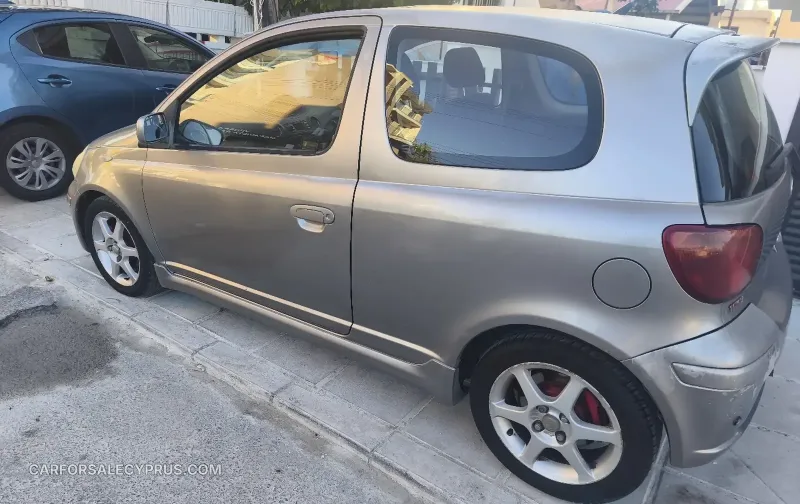 Toyota Yaris 2005