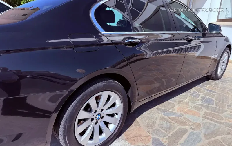 BMW Series 7 2011