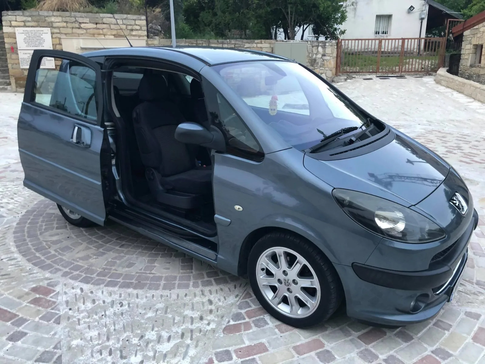 Peugeot 1007 2005