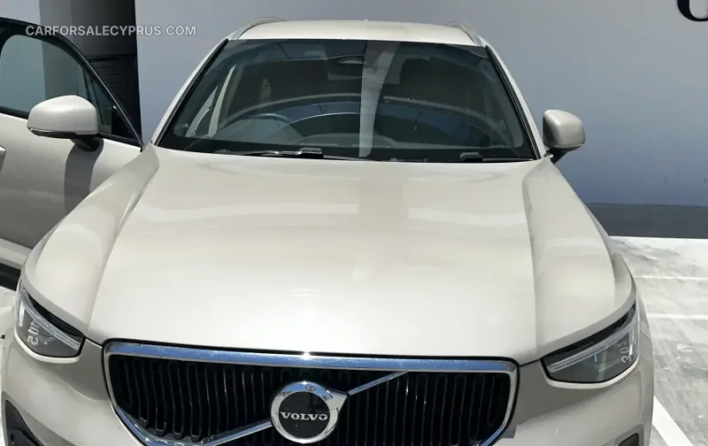 Volvo XC40 2025