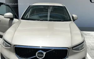 Volvo XC40 2025