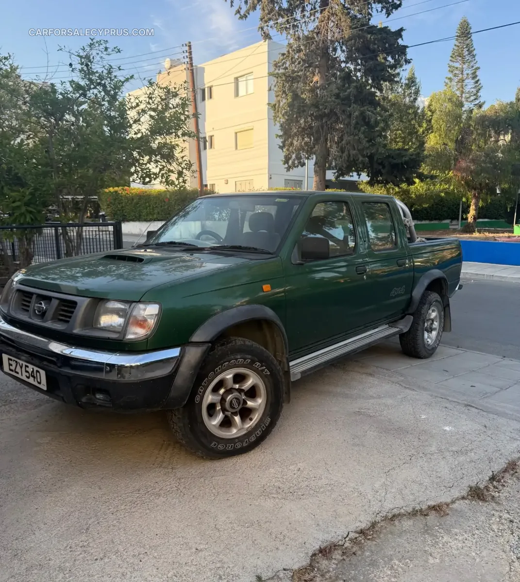 Nissan Navara 2000