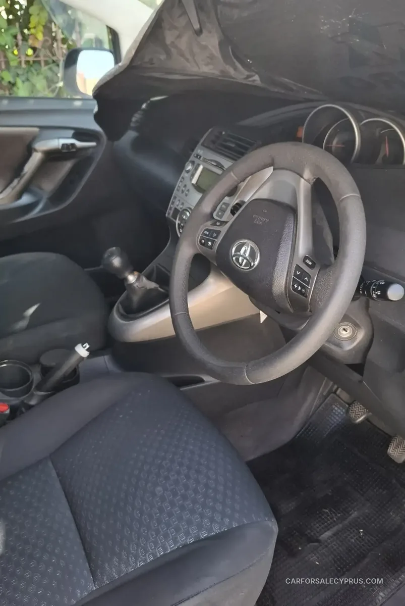 Toyota Verso 2011