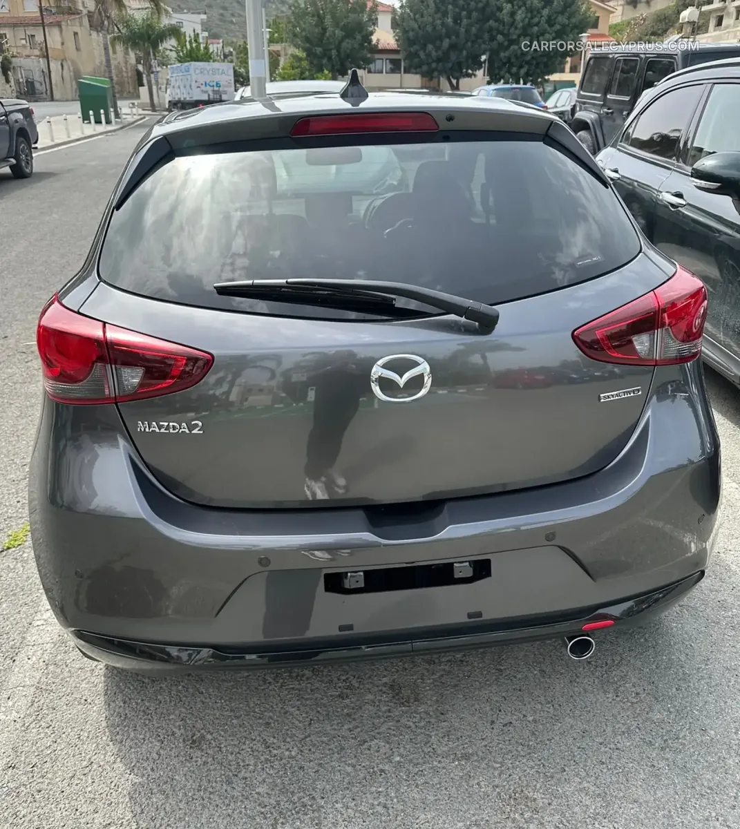 Mazda 2 2024