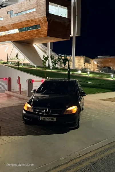 Mercedes-Benz C-Class 2011