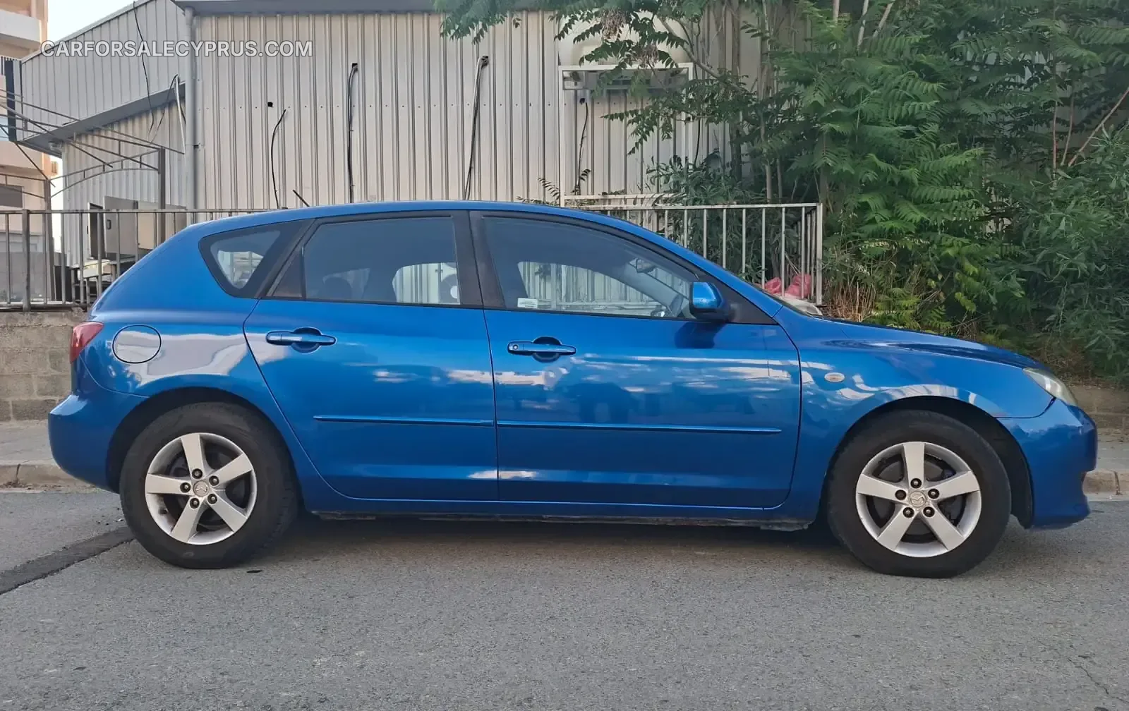 Mazda 323 2005