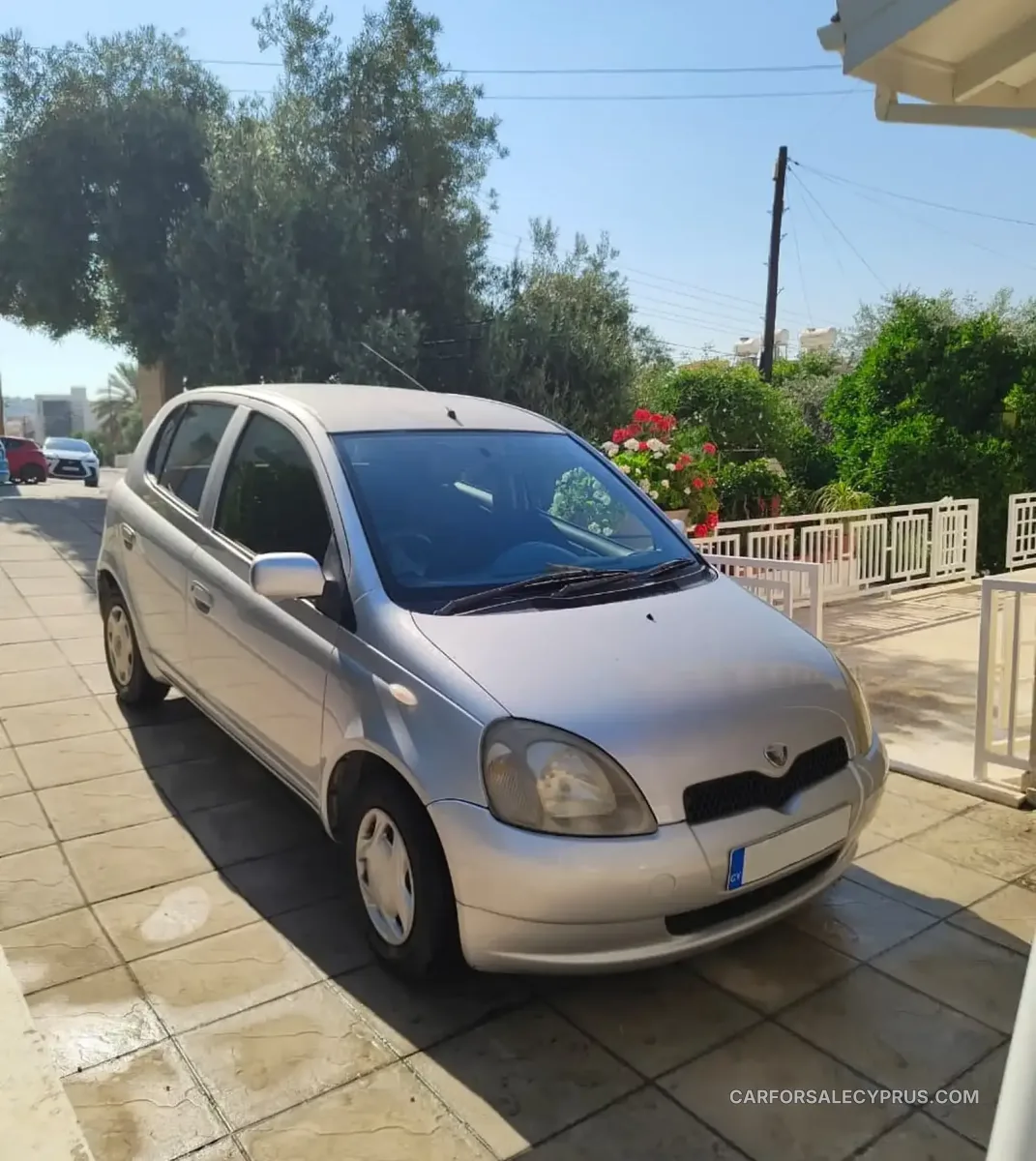 Toyota Vitz 2001