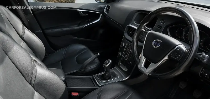 Volvo V40 2015