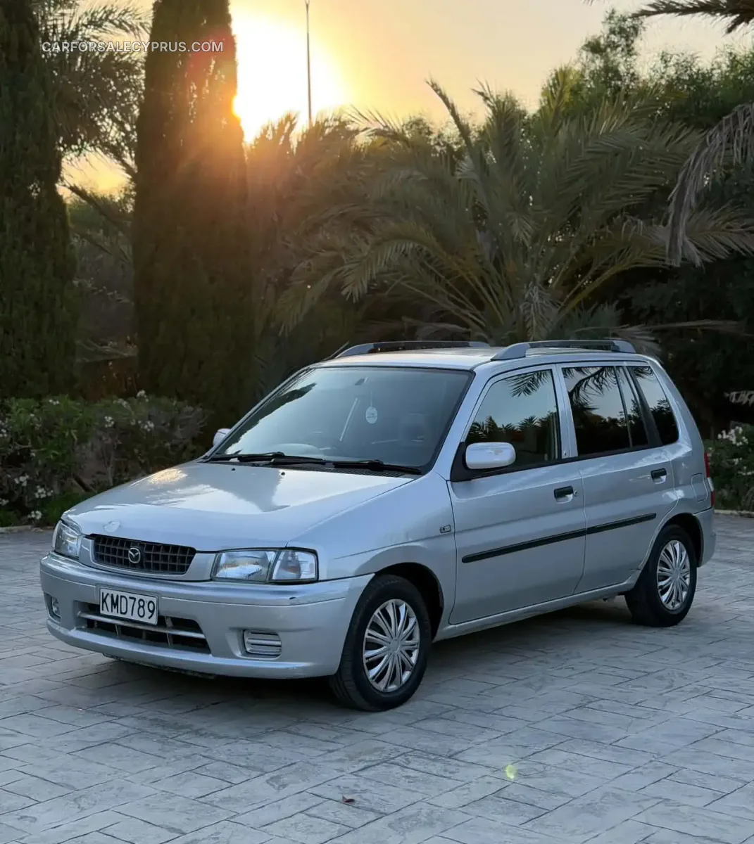 Mazda Demio 2000