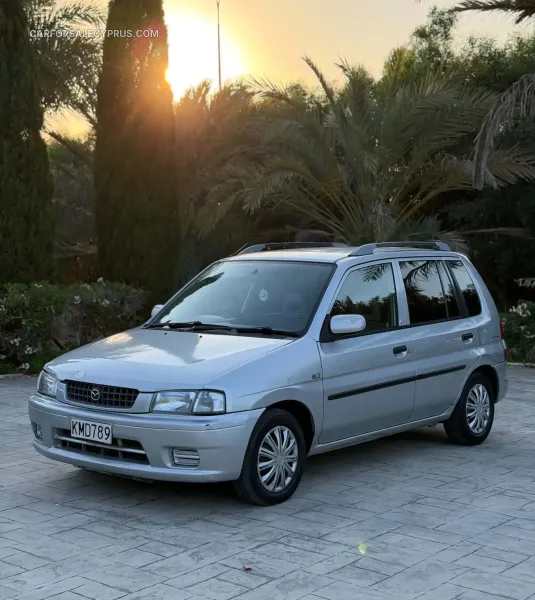 Mazda Demio 2000