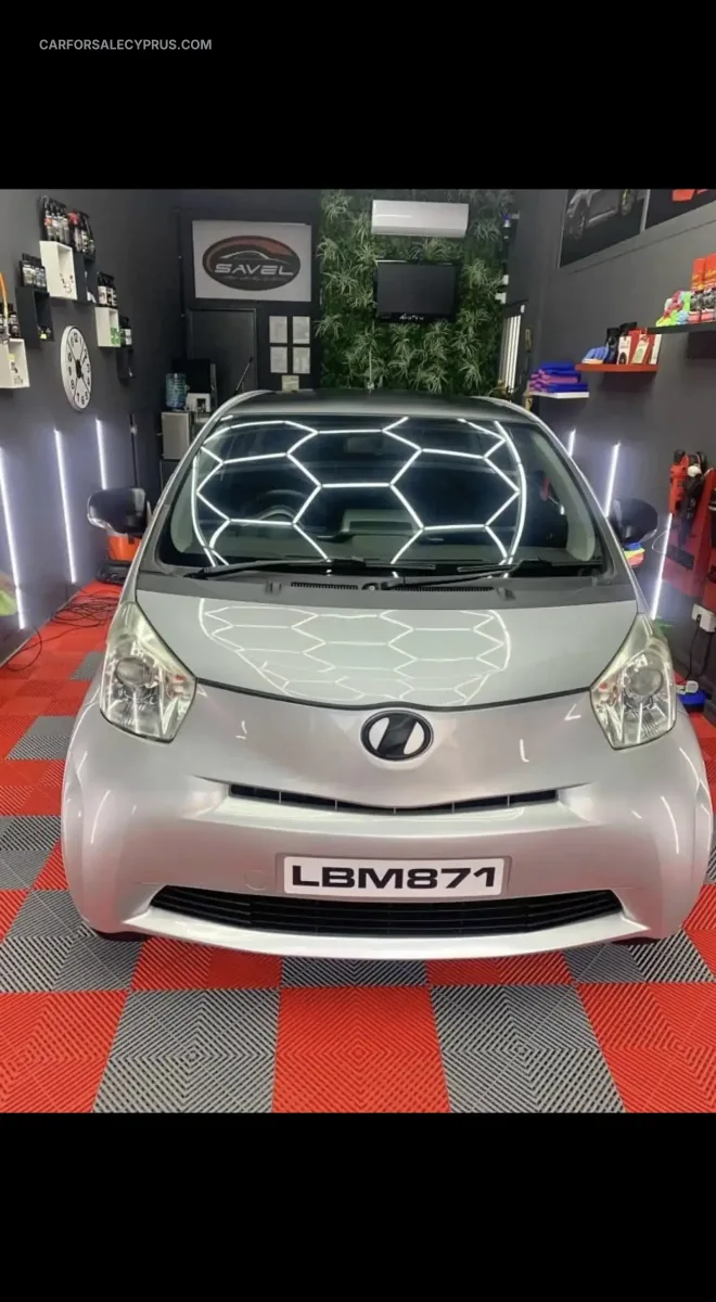 Toyota IQ 2009