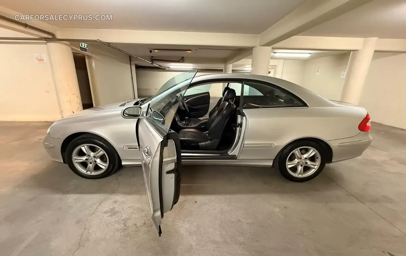 Mercedes-Benz CLK-Class 2005