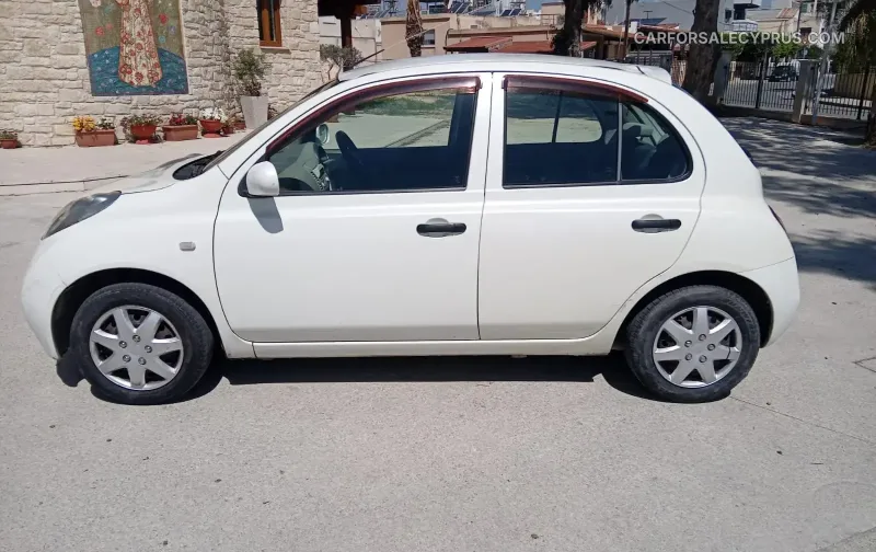 Nissan March 2002