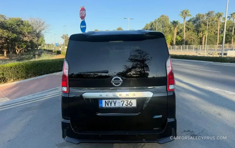 Nissan Serena 2016