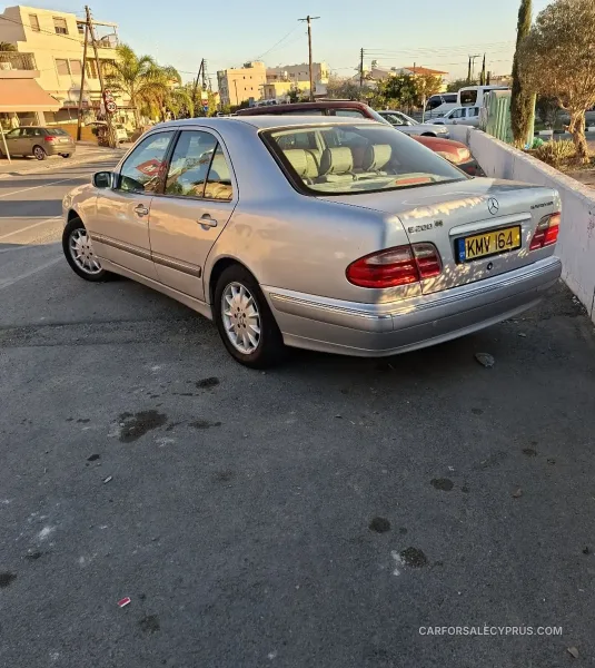 Mercedes-Benz E-Class 2004