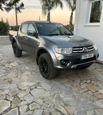 Mitsubishi L200 2015