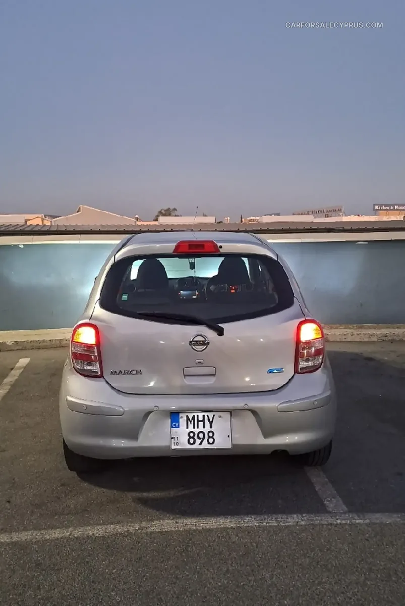 Nissan March 2010