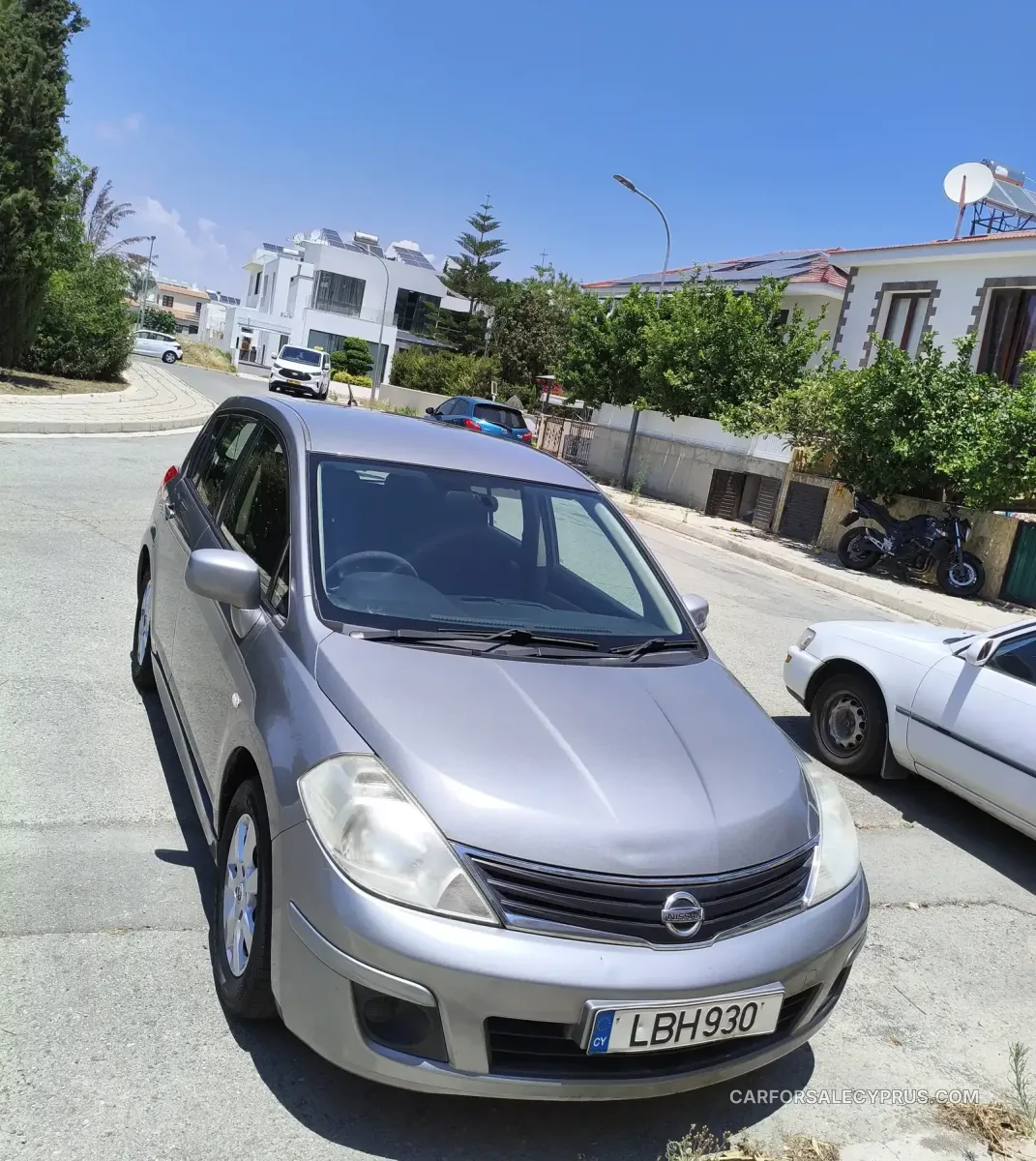 Nissan Tiida 2012