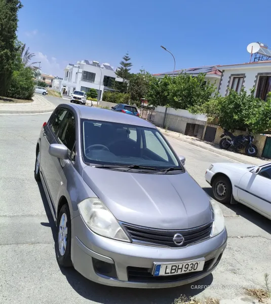 Nissan Tiida 2012