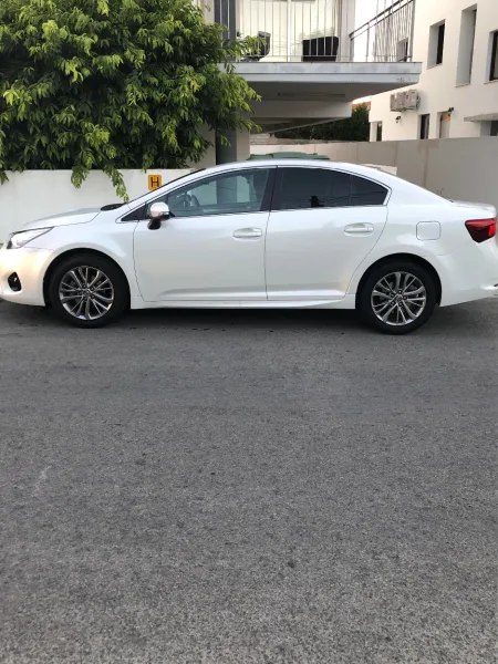 Toyota Avensis 2015