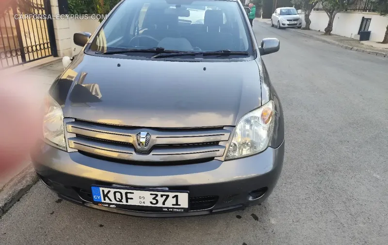 Toyota Ist 2004