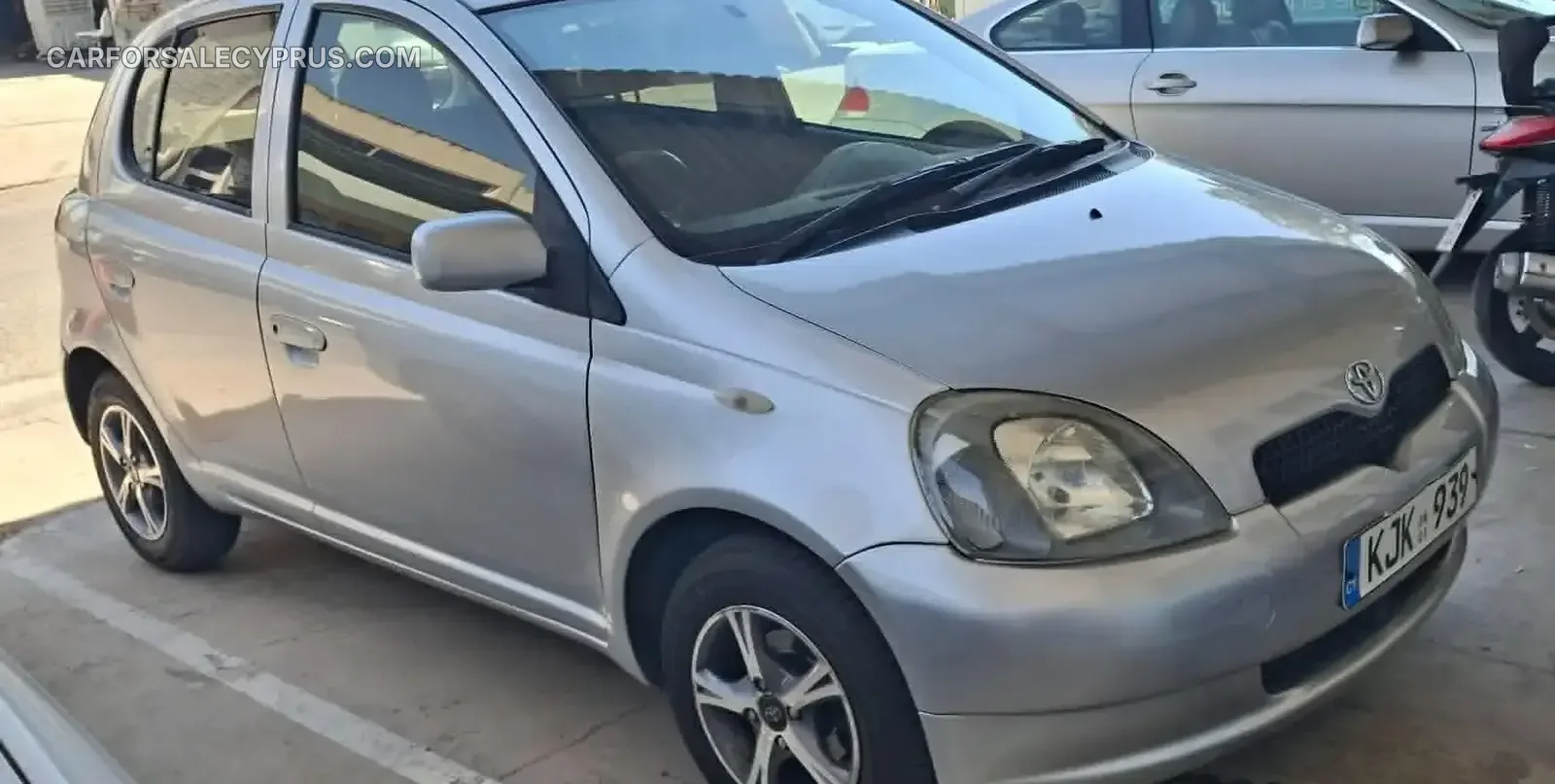 Toyota Vitz 2001