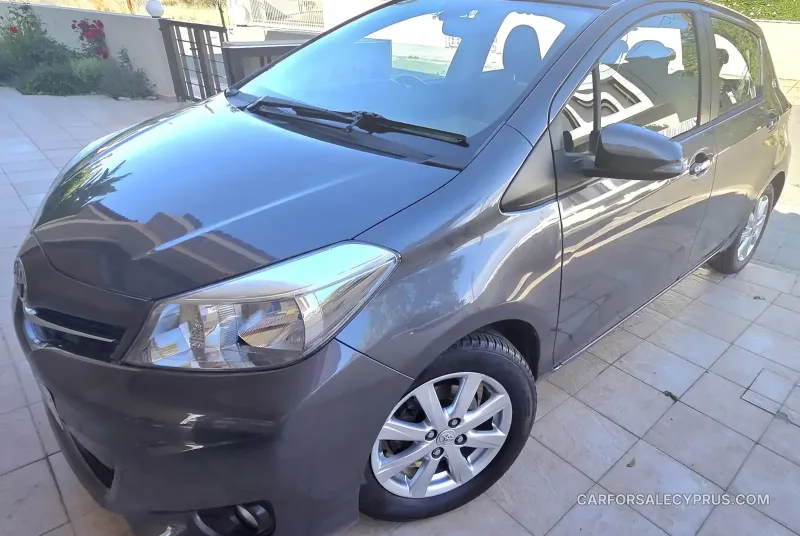 Toyota Yaris 2012