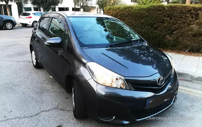 Toyota Vitz 2013