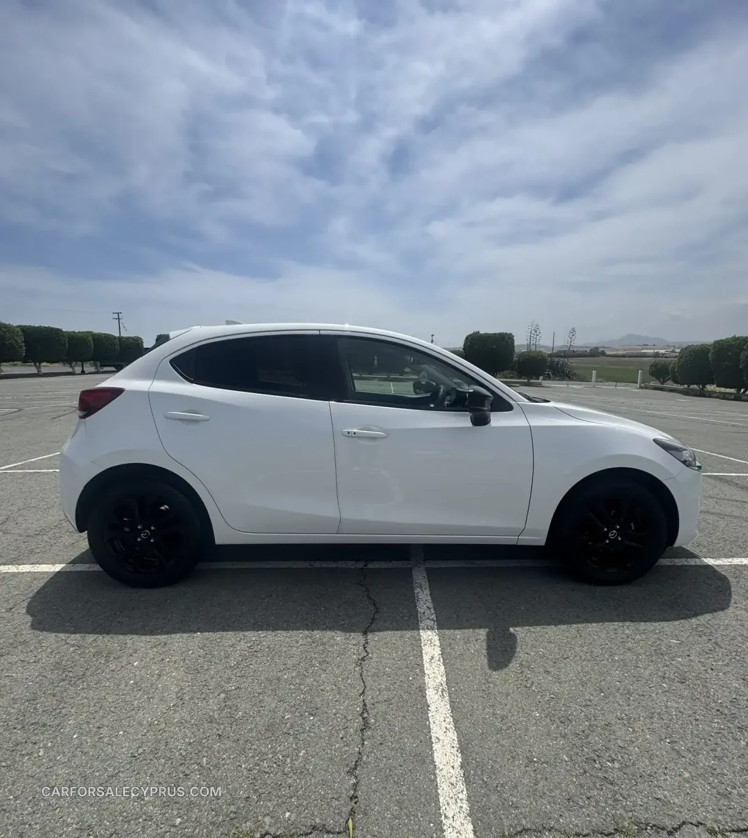 Mazda 2 2021