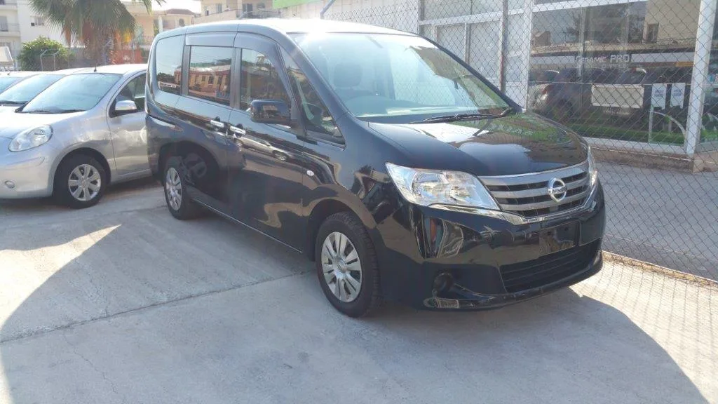 Nissan Serena 2012