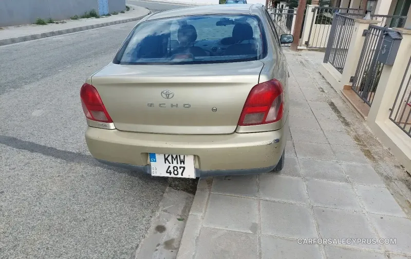 Toyota Platz 2000