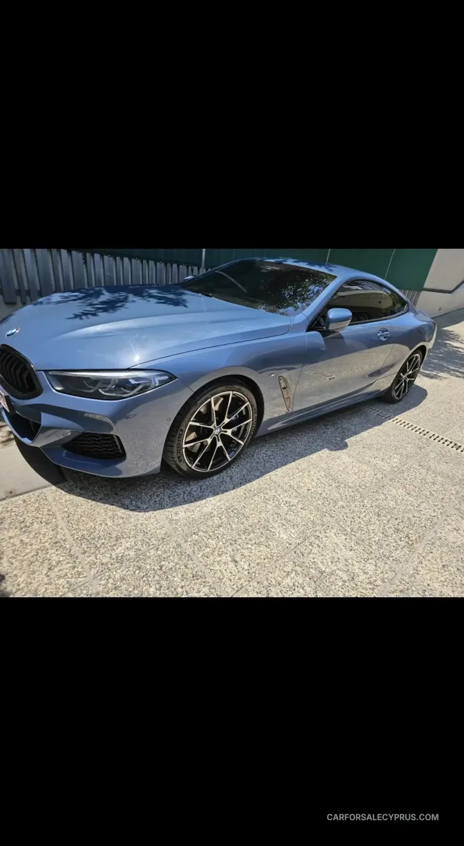 BMW Series 8 2022
