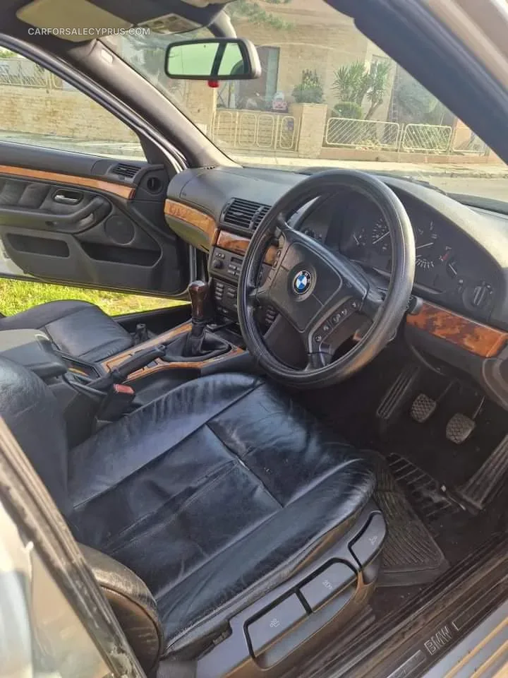 BMW 5 Series 2001