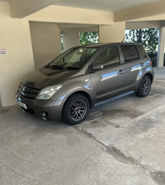 Toyota Ist 2004