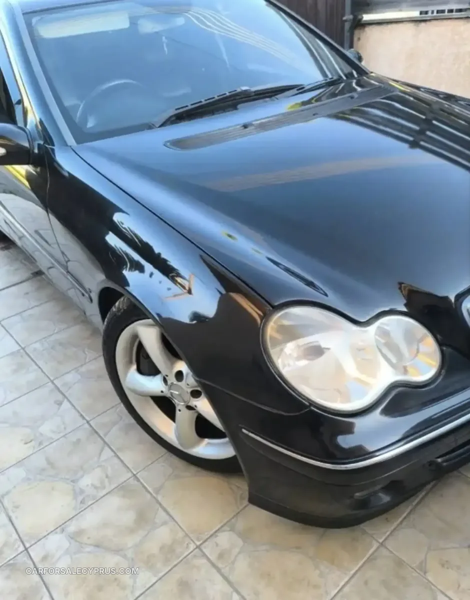Mercedes-Benz C-Class 2005