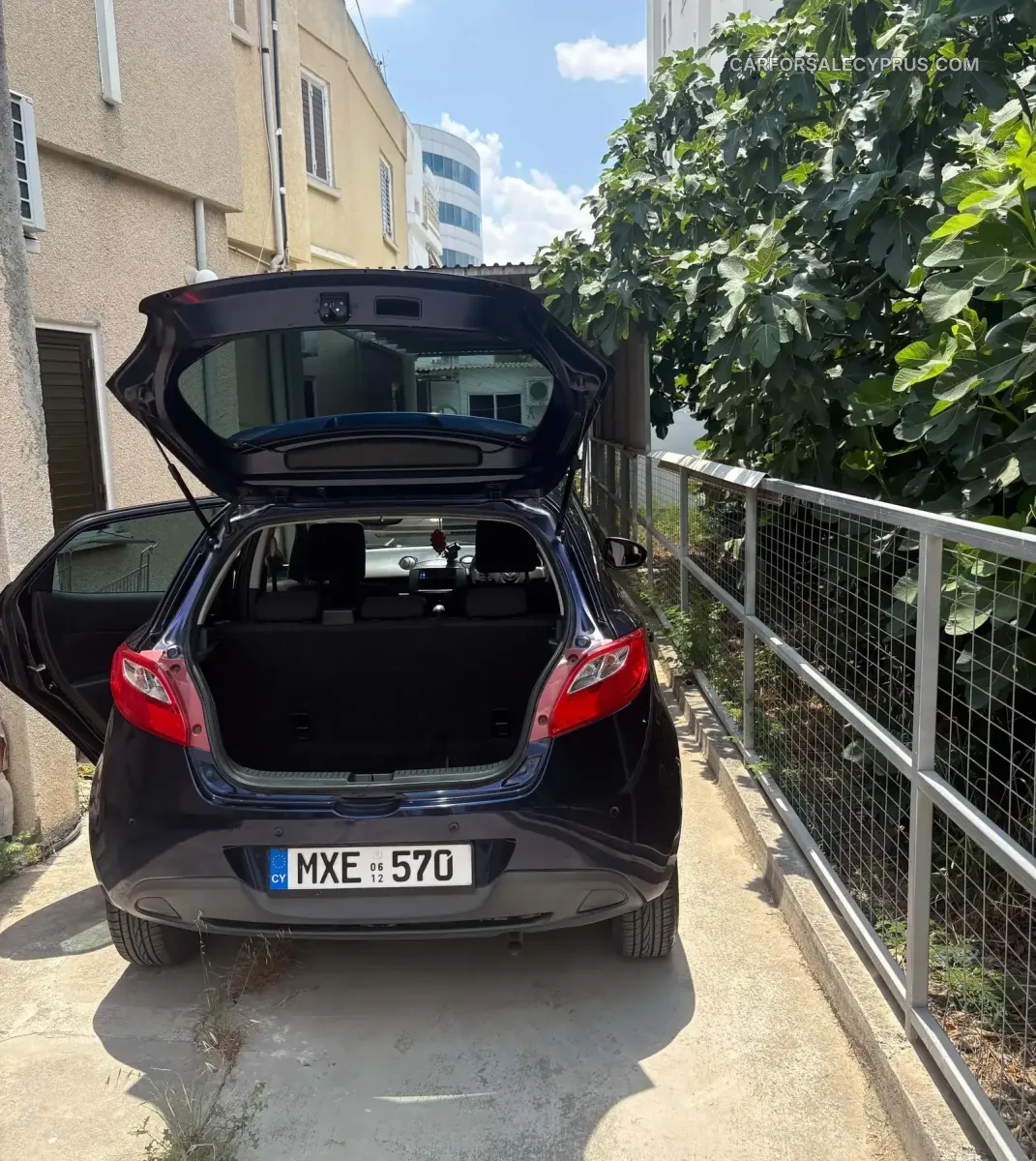 Mazda Demio 2012