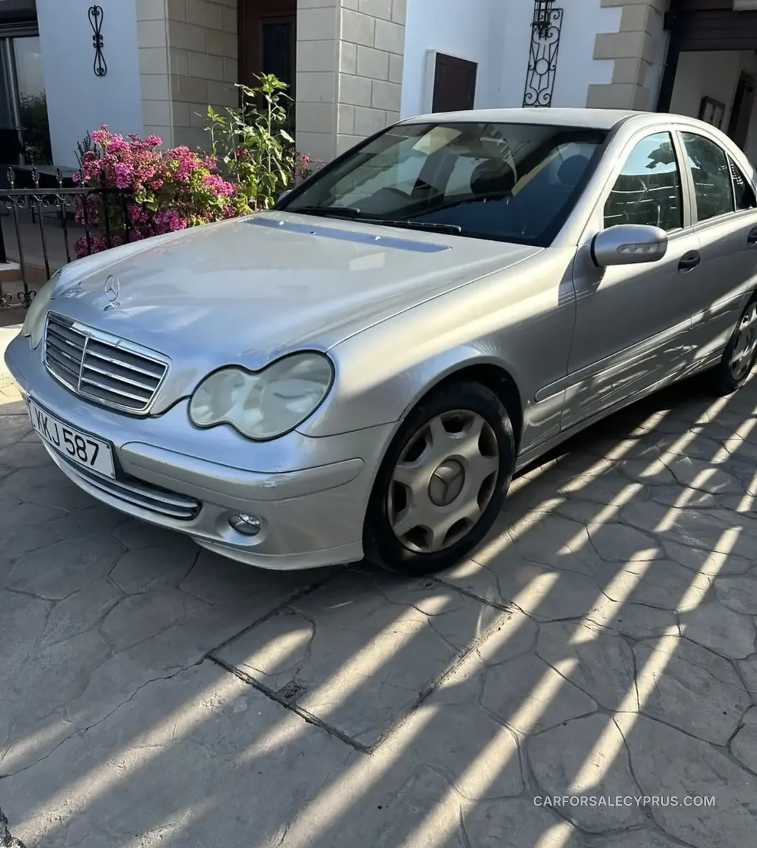 Mercedes-Benz C-Class 2005