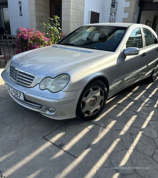 Mercedes-Benz C-Class 2005