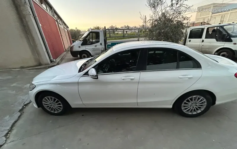 Mercedes-Benz C-Class 2017