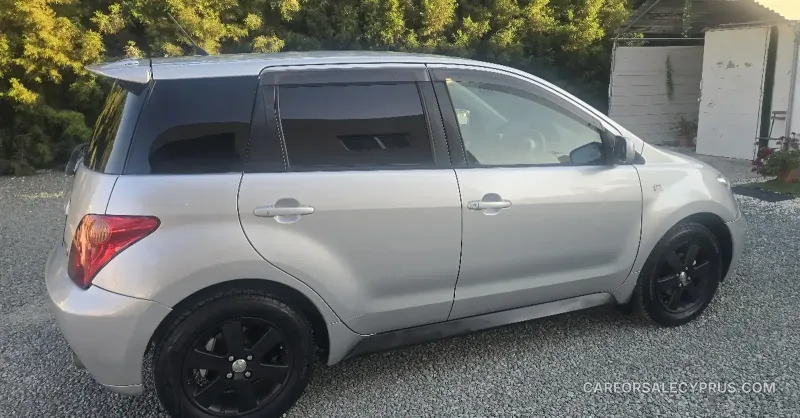 Toyota Ist 2004