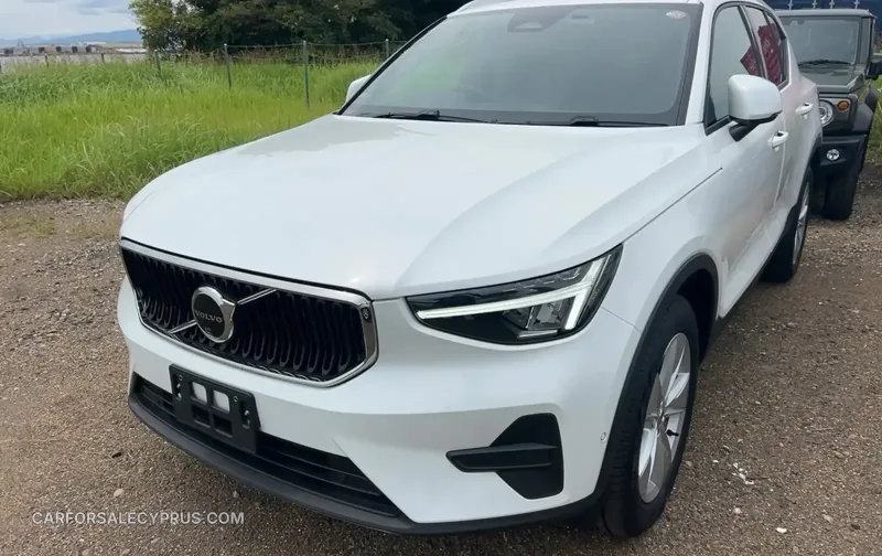 Volvo XC40 2025