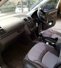 Volkswagen Touran 2004 – φωτογραφία 3