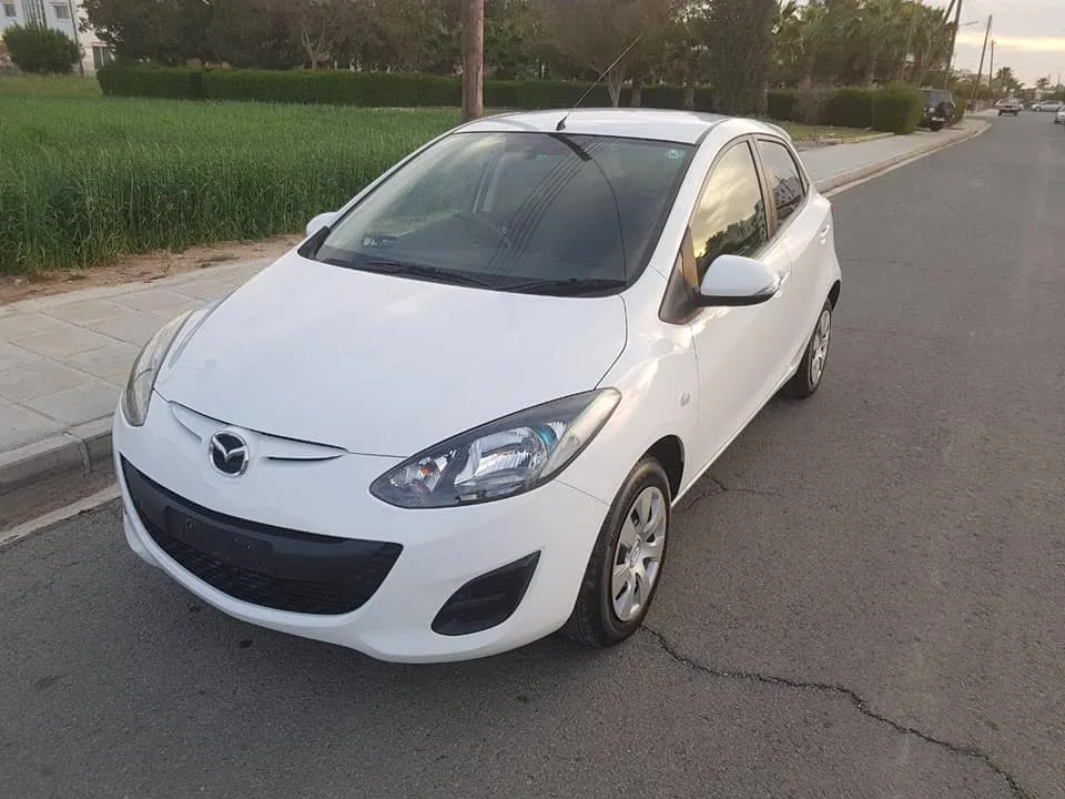 Mazda 2 2013